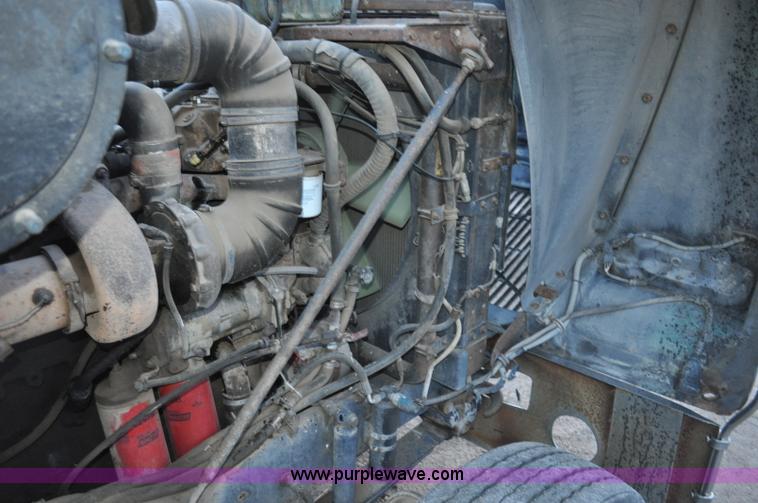 image for item G7281 1985 Volvo White GMC semi truck