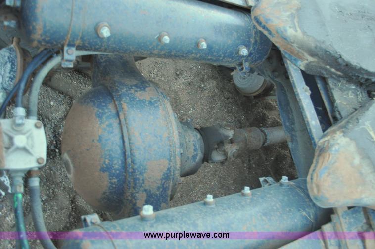 image for item G7281 1985 Volvo White GMC semi truck