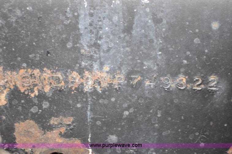 image for item G7282 1997 Freightliner FLD112 semi truck