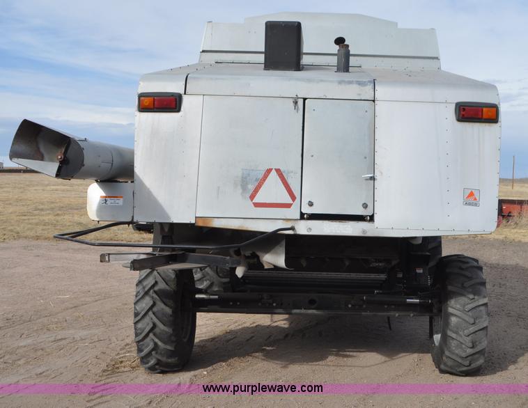 image for item G7284 2000 Gleaner R62 combine