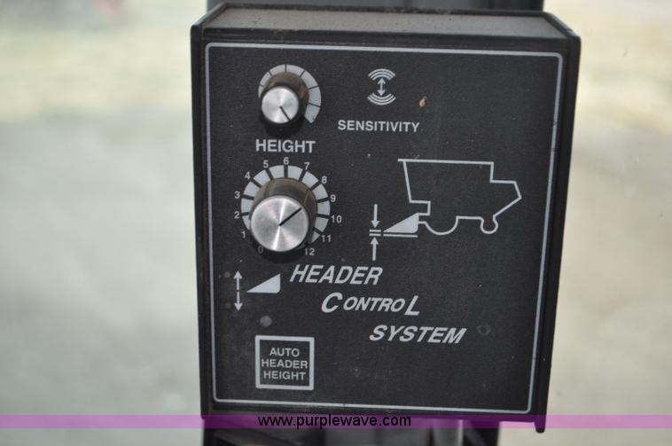 image for item G7284 2000 Gleaner R62 combine