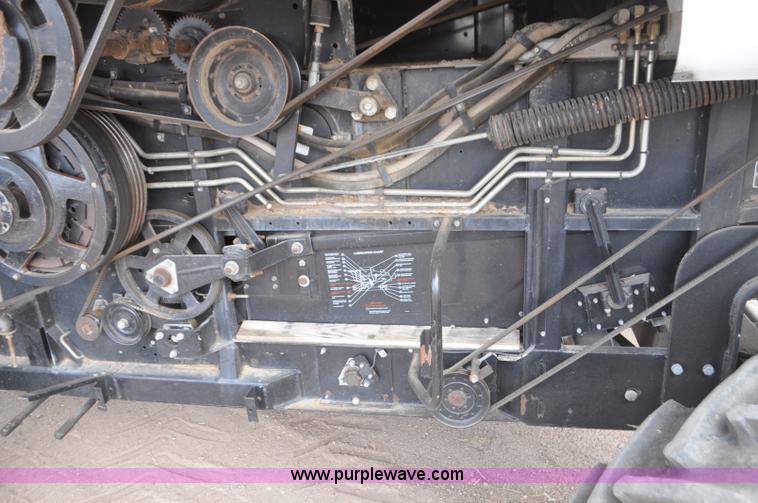 image for item G7284 2000 Gleaner R62 combine