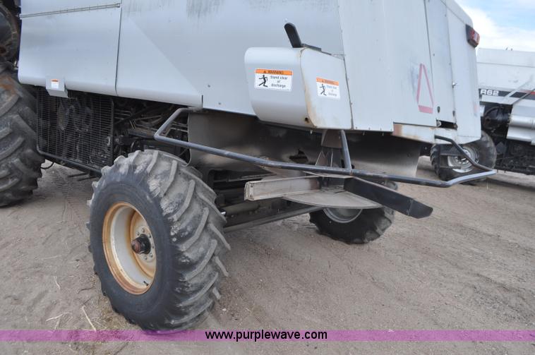 image for item G7284 2000 Gleaner R62 combine