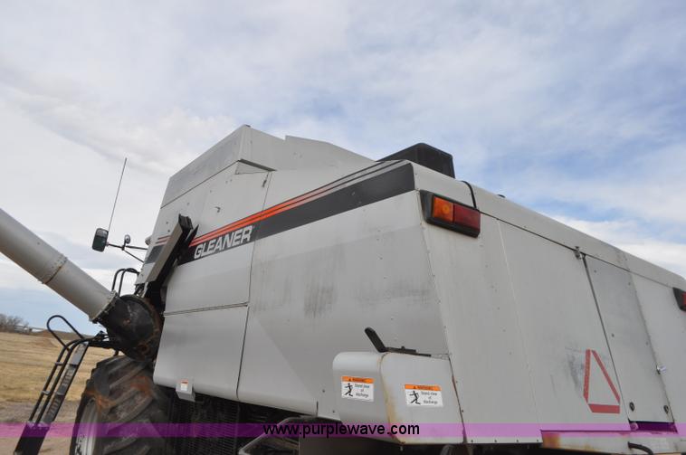 image for item G7284 2000 Gleaner R62 combine