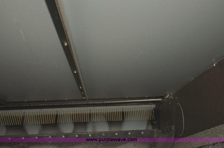 image for item G7284 2000 Gleaner R62 combine