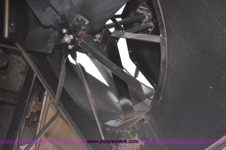 image for item G7284 2000 Gleaner R62 combine