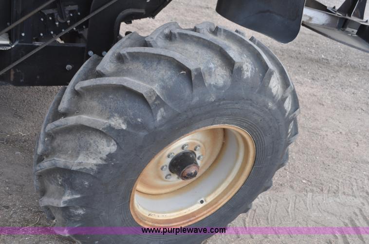 image for item G7284 2000 Gleaner R62 combine