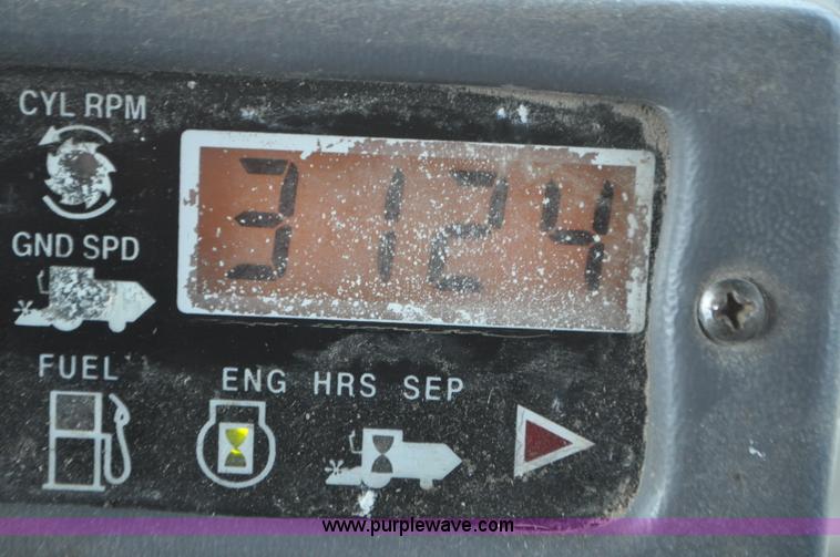 image for item G7284 2000 Gleaner R62 combine