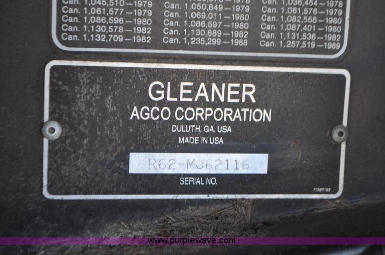 image for item G7284 2000 Gleaner R62 combine