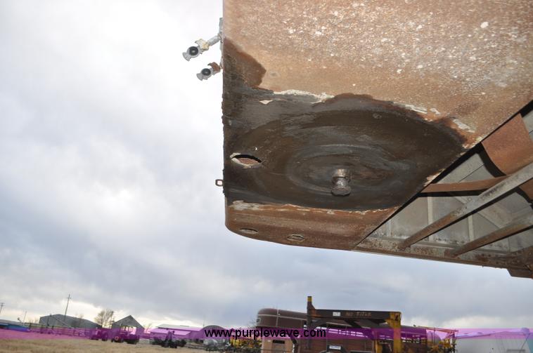 image for item G7306 1973 Timpte double hopper grain trailer