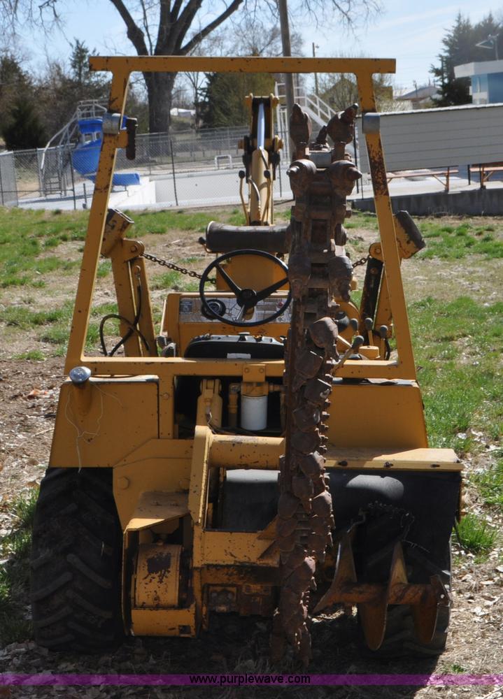 image for item G7325 1991 Vermeer V430A trencher