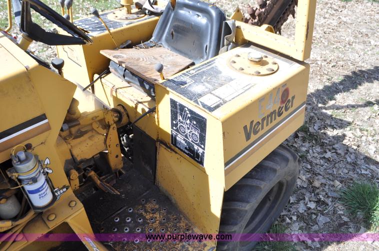 image for item G7325 1991 Vermeer V430A trencher