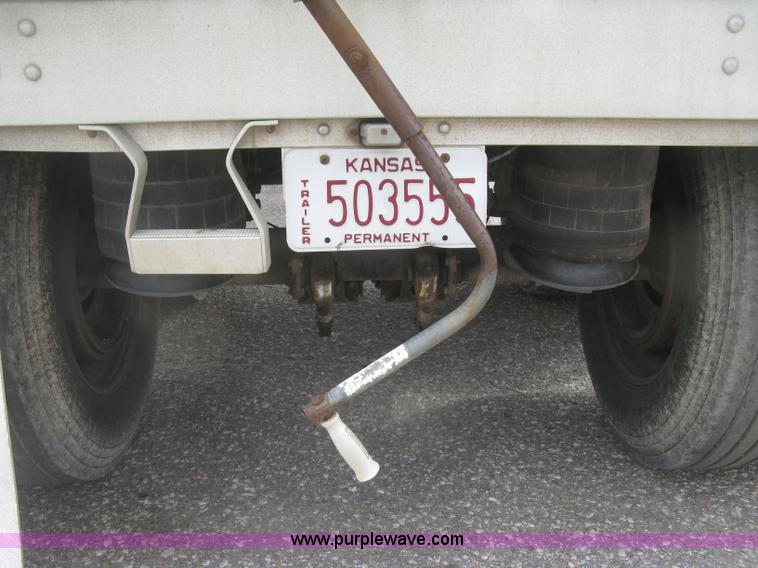 image for item J2833 2002 Wilson DWH-400 Pace Setter double hopper bottom grain trailer