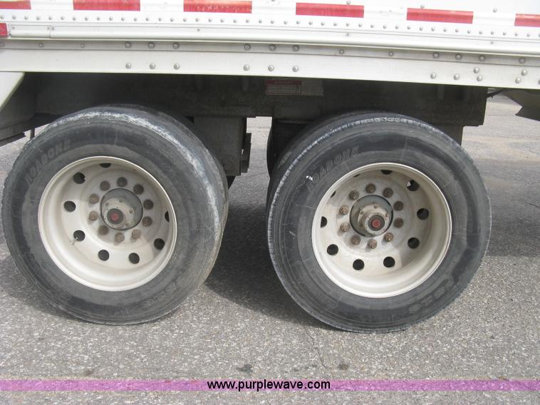 image for item J2833 2002 Wilson DWH-400 Pace Setter double hopper bottom grain trailer