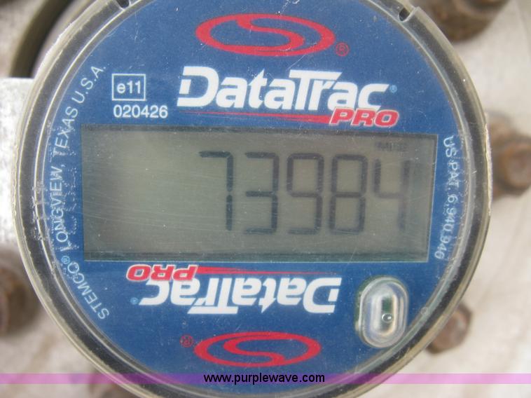 image for item J2833 2002 Wilson DWH-400 Pace Setter double hopper bottom grain trailer