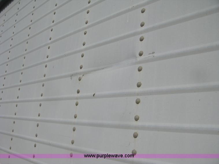 image for item J2833 2002 Wilson DWH-400 Pace Setter double hopper bottom grain trailer