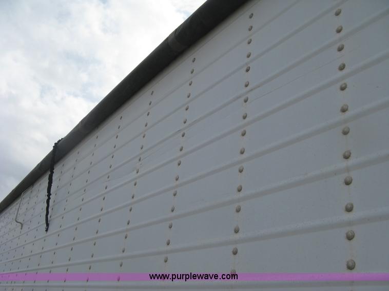 image for item J2833 2002 Wilson DWH-400 Pace Setter double hopper bottom grain trailer