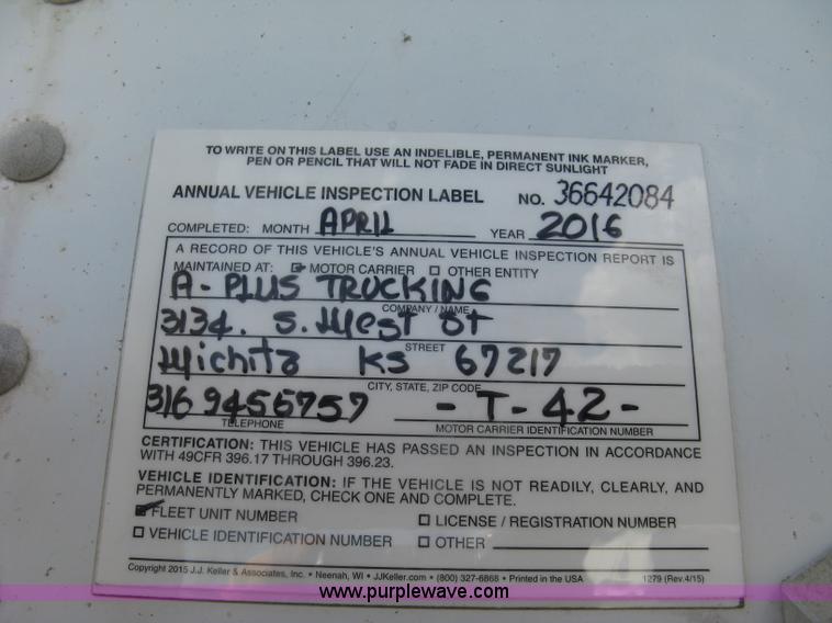 image for item J2833 2002 Wilson DWH-400 Pace Setter double hopper bottom grain trailer