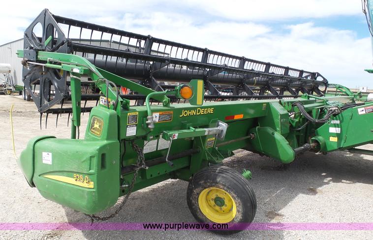 image for item J6106 John Deere 936D draper head