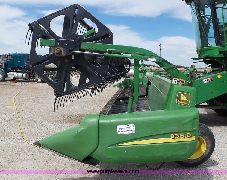 image for item J6106 John Deere 936D draper head