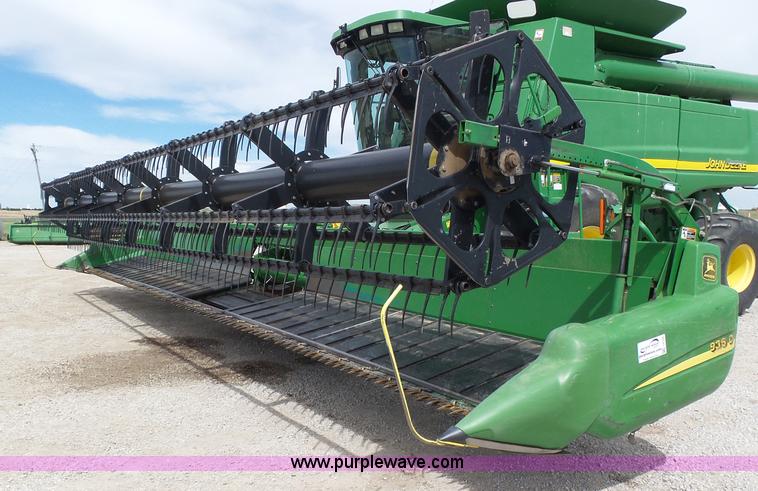 image for item J6106 John Deere 936D draper head