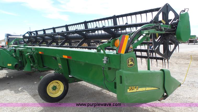 image for item J6106 John Deere 936D draper head
