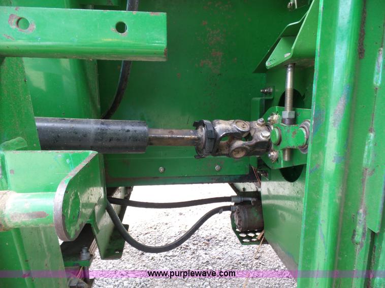 image for item J6106 John Deere 936D draper head