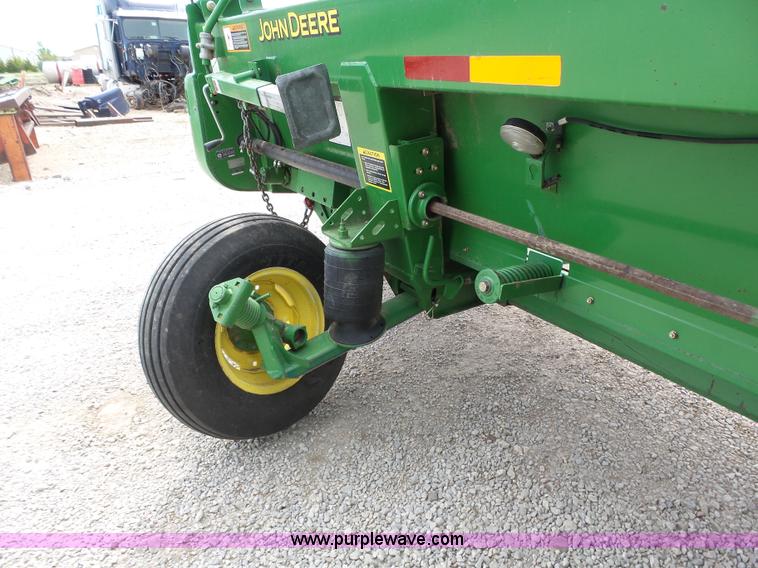 image for item J6106 John Deere 936D draper head