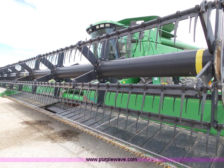 image for item J6106 John Deere 936D draper head