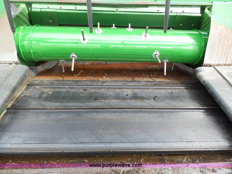 image for item J6106 John Deere 936D draper head