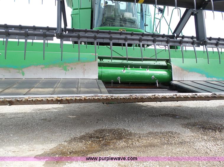 image for item J6106 John Deere 936D draper head