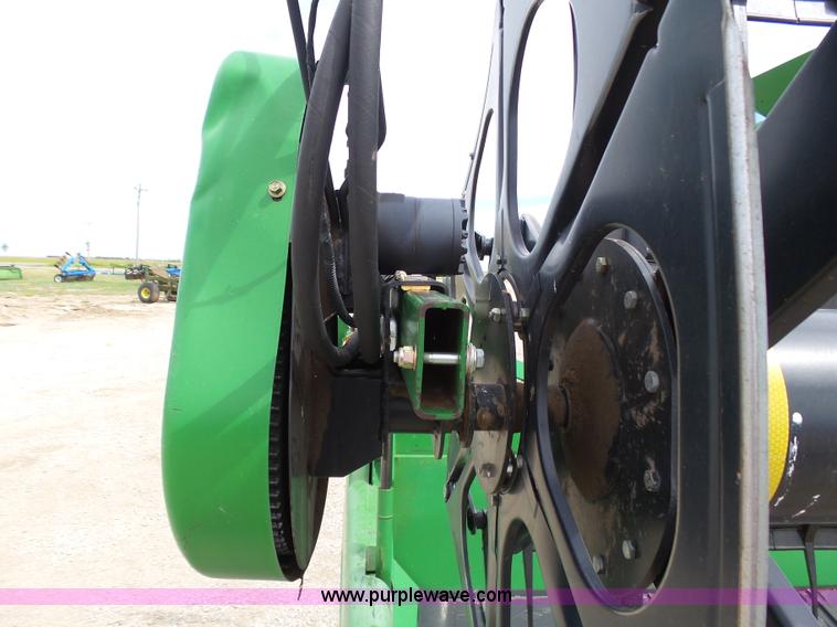 image for item J6106 John Deere 936D draper head