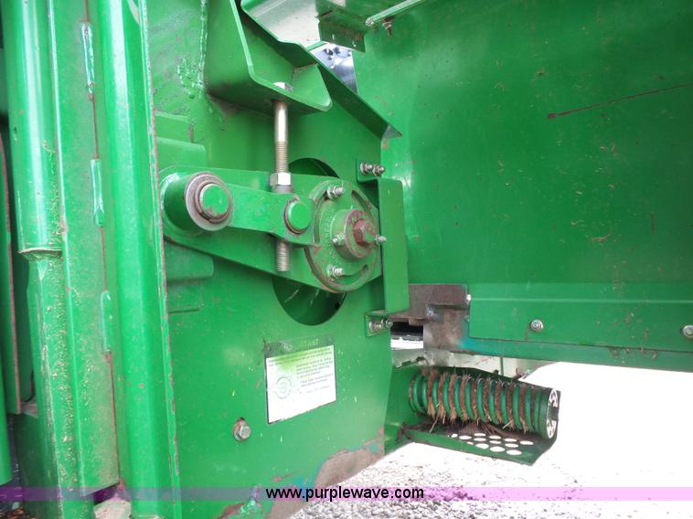 image for item J6106 John Deere 936D draper head