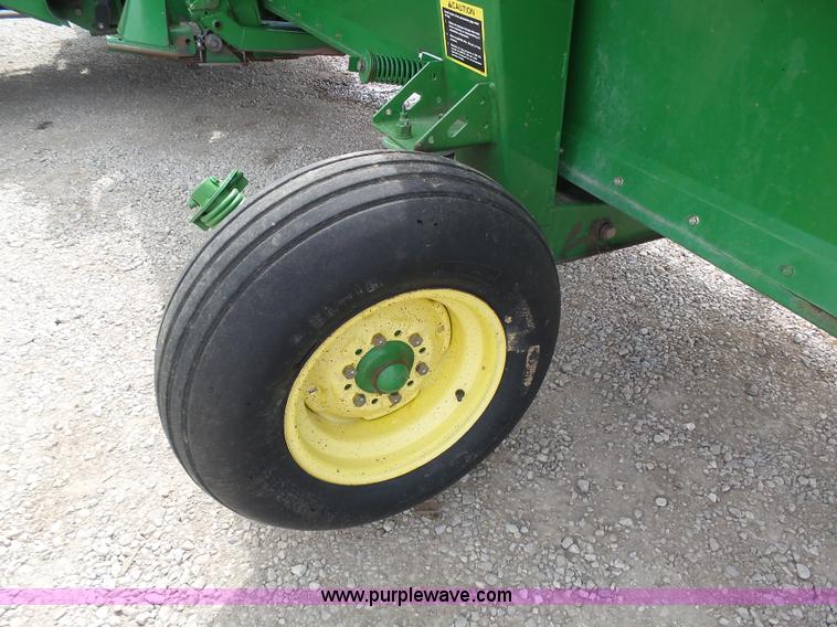 image for item J6106 John Deere 936D draper head