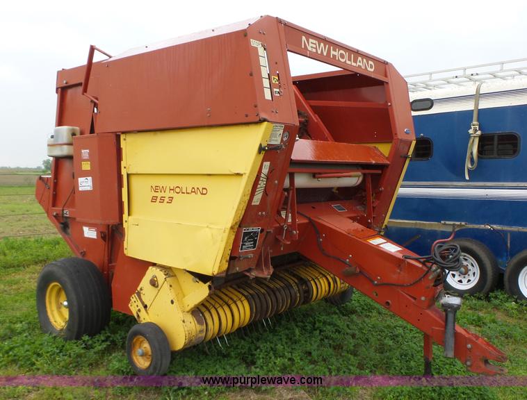 image for item K2225 1989 New Holland 853 round baler