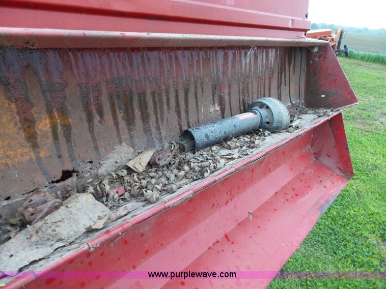 image for item K2225 1989 New Holland 853 round baler