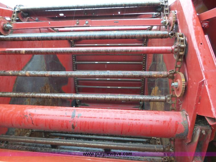 image for item K2225 1989 New Holland 853 round baler