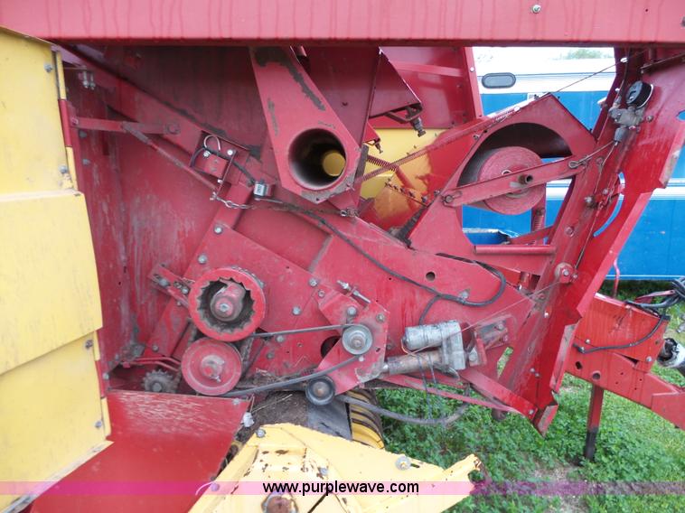 image for item K2225 1989 New Holland 853 round baler