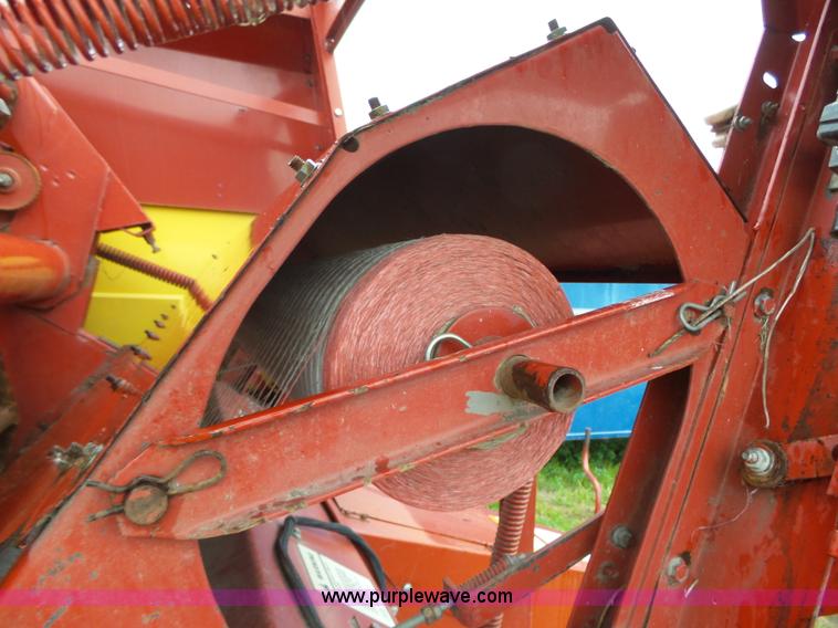image for item K2225 1989 New Holland 853 round baler