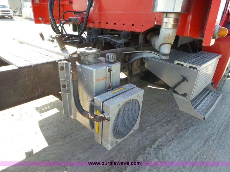 image for item K2247 2007 Freightliner Columbia semi truck