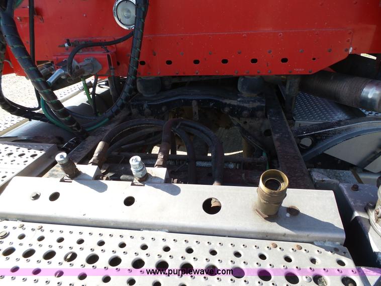 image for item K2247 2007 Freightliner Columbia semi truck