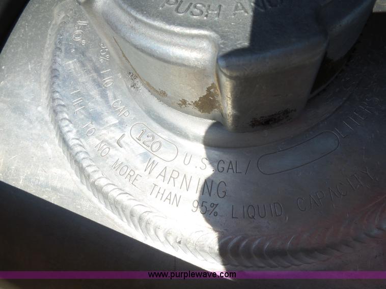 image for item K2247 2007 Freightliner Columbia semi truck