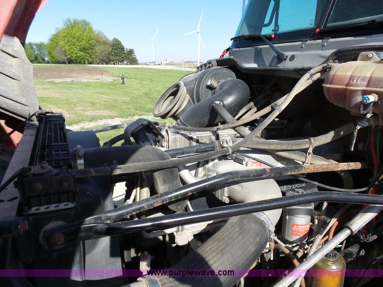 image for item K2247 2007 Freightliner Columbia semi truck