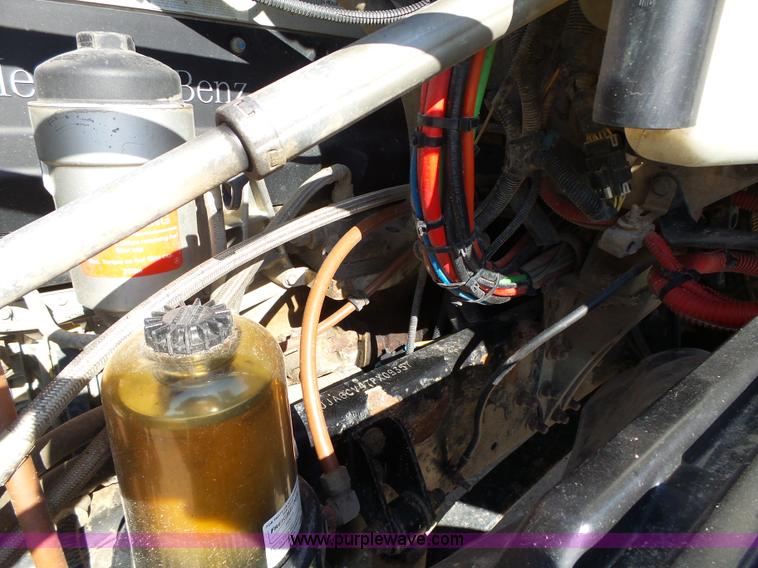 image for item K2247 2007 Freightliner Columbia semi truck