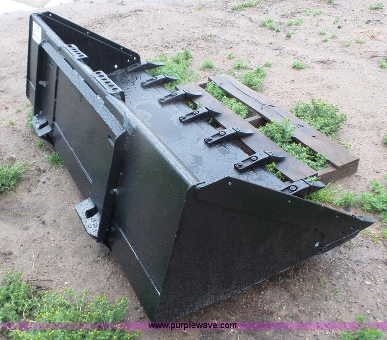 image for item K4556 Bobcat 80"W skid steer bucket