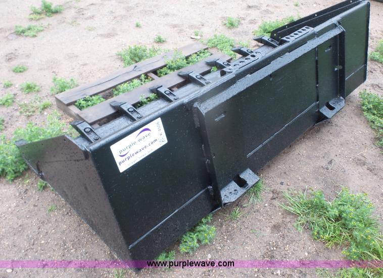 image for item K4556 Bobcat 80"W skid steer bucket