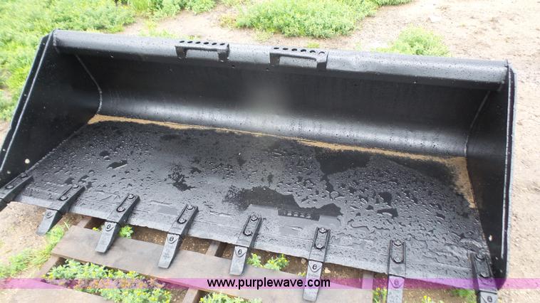 image for item K4556 Bobcat 80"W skid steer bucket