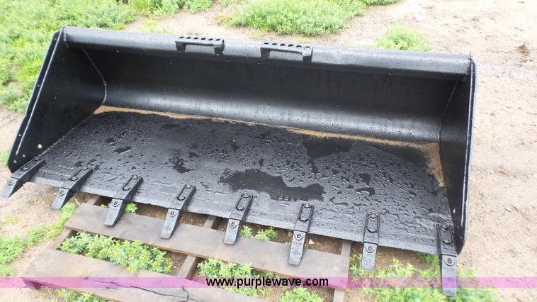 image for item K4556 Bobcat 80"W skid steer bucket