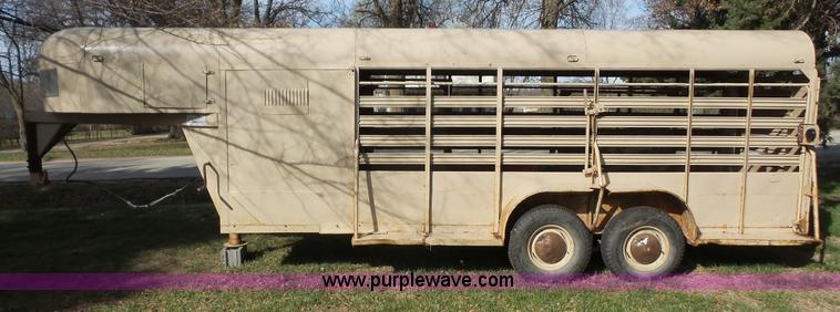 image for item K5113 1973 Hale livestock trailer