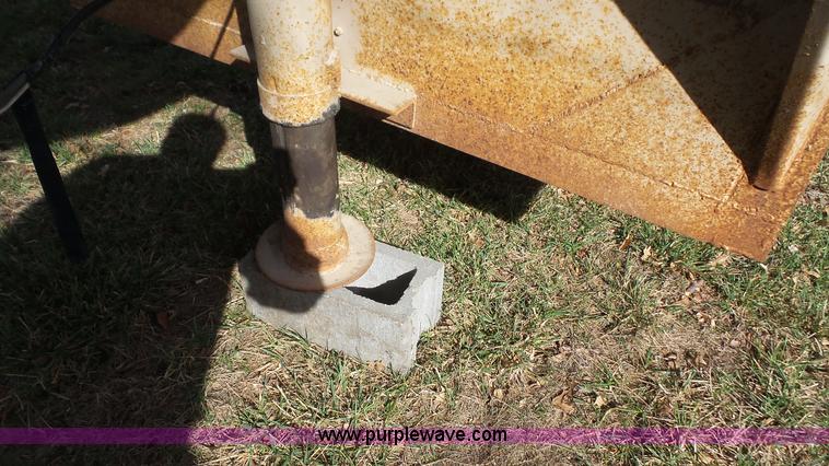 image for item K5113 1973 Hale livestock trailer